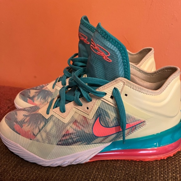 Nike LeBron Men’s size 12 - Picture 8 of 10